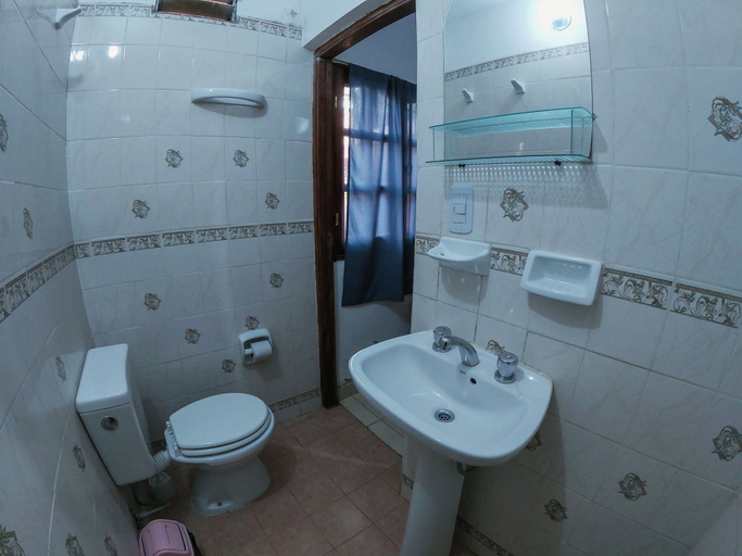 Bathroom, Imaynalla Hostel, Humahuaca