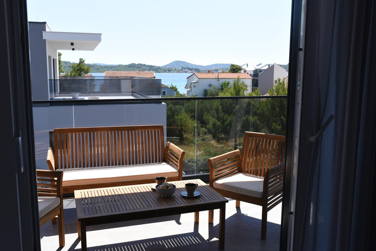 Others 5, B1villa, Vodice