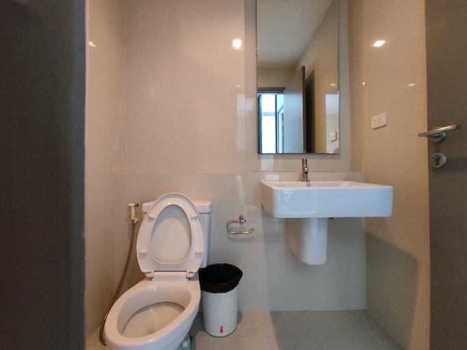 Bathroom 15