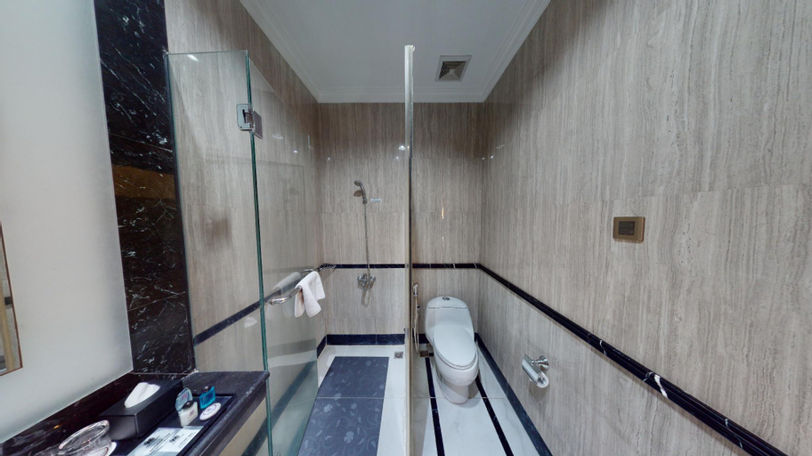 Bathroom 10