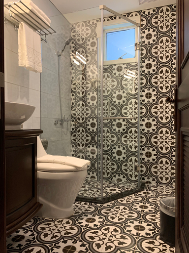 Bathroom 12