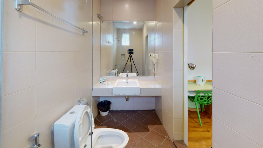 Bathroom 11