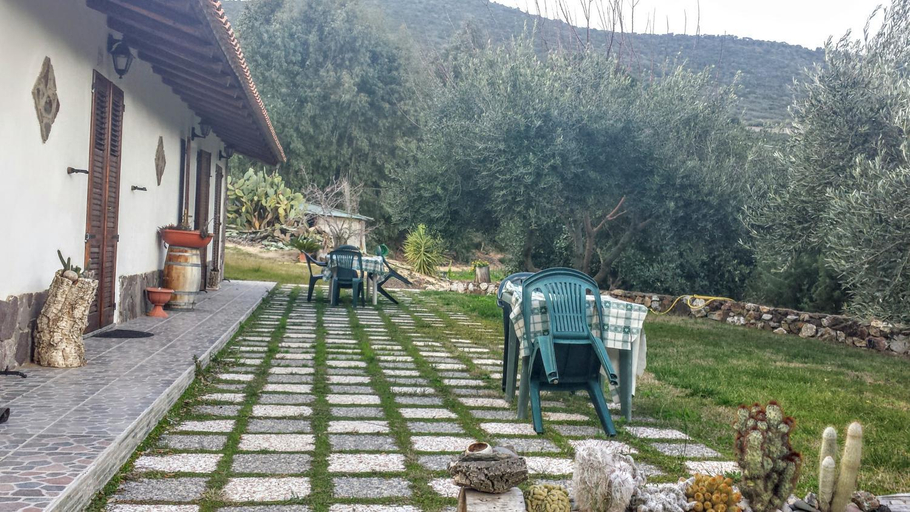 Others 4, Su Trabi B&B, Carbonia-Iglesias