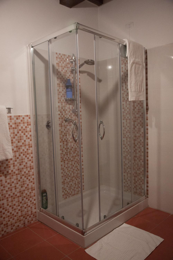 Bathroom 15