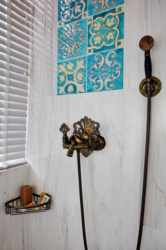 Bathroom 5, Mitera 1905, Urla