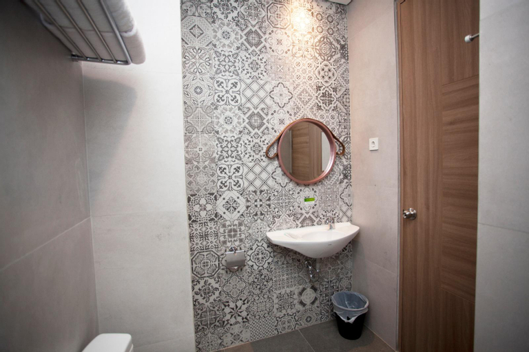 Bathroom 8