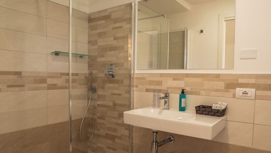 Bathroom 2, Resort Abbaia Ba, Nuoro