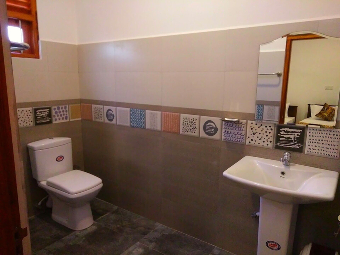 Bathroom 4, Wake N Flow, Weligama - Coworking & Coliving, Weligama