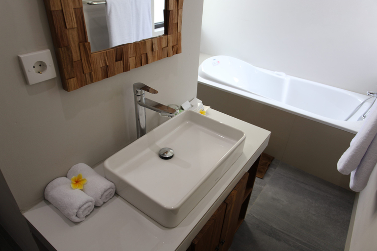 Bathroom, Suarsena Villa Ubud By Zuzu, Gianyar