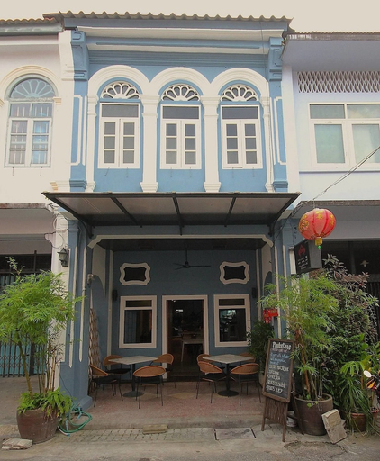 Exterior & Views 12