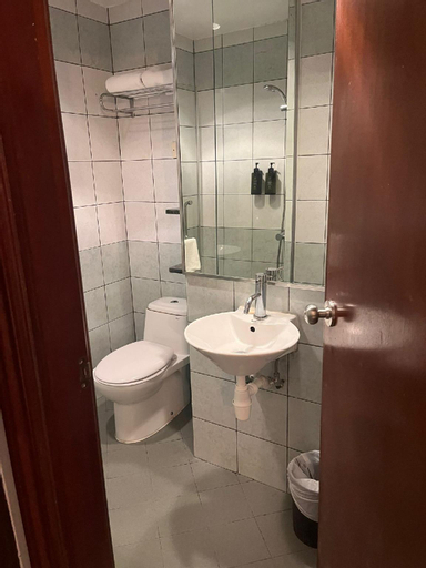 Bathroom 17