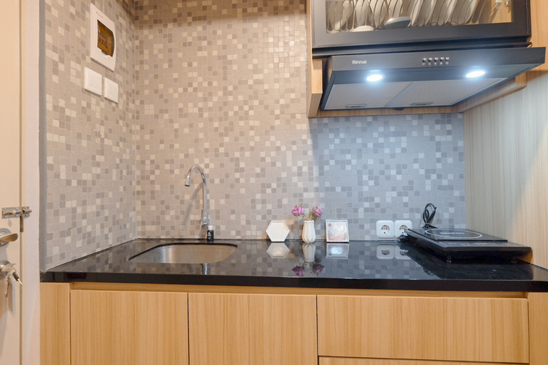 Others 4, Good Deal Compact Studio at Tokyo Riverside PIK 2 Apartment By Travelio, Tangerang
