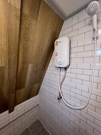 Bathroom 14