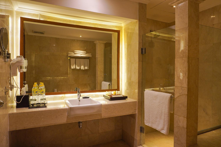 Bathroom 15