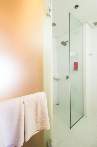 Bathroom 17