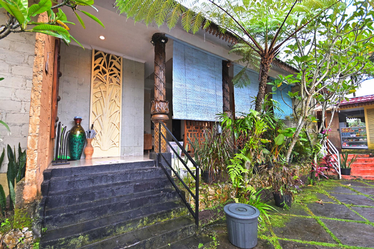Exterior 3