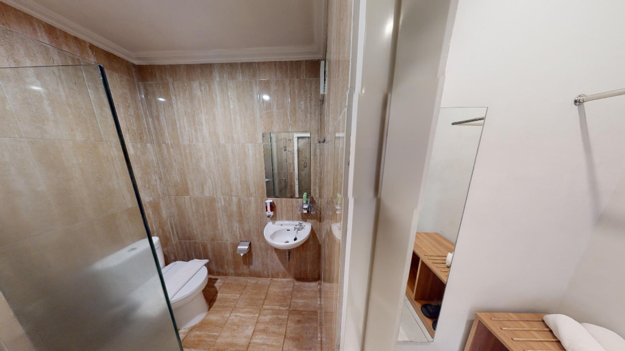 Bathroom 17