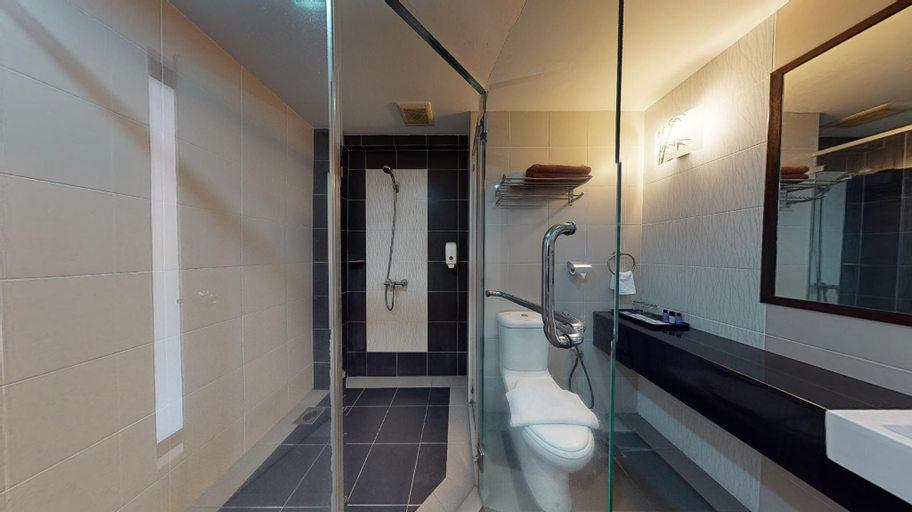 Bathroom 4