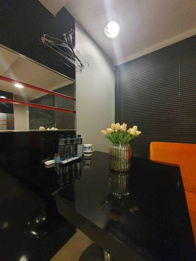 Food & Drinks, Deco Lux Hotel, Ratchathewi