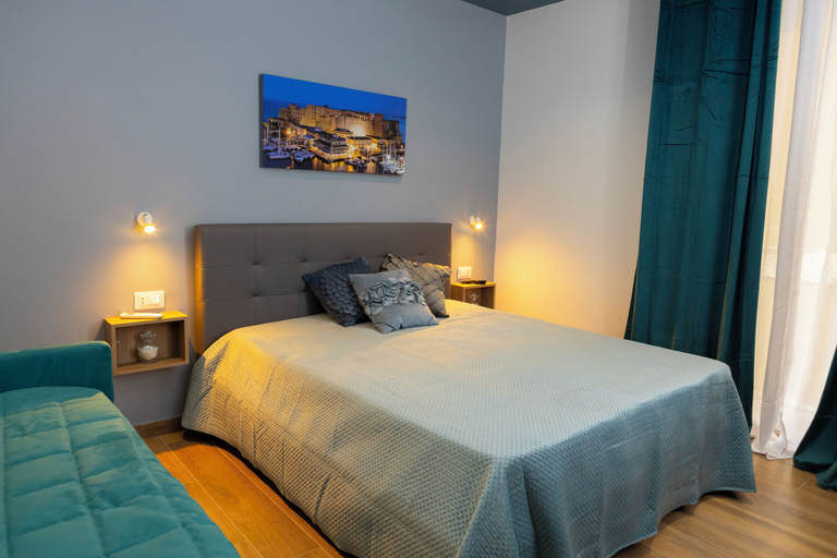 Bedroom 5, Alleria Rooms, Napoli