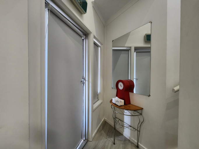 Others 4, Gawler Townhouse 1 Bedroom John Lennon Room, Adelaide