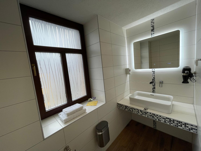Bathroom 5, Avenue Das Gastehaus, Chemnitz