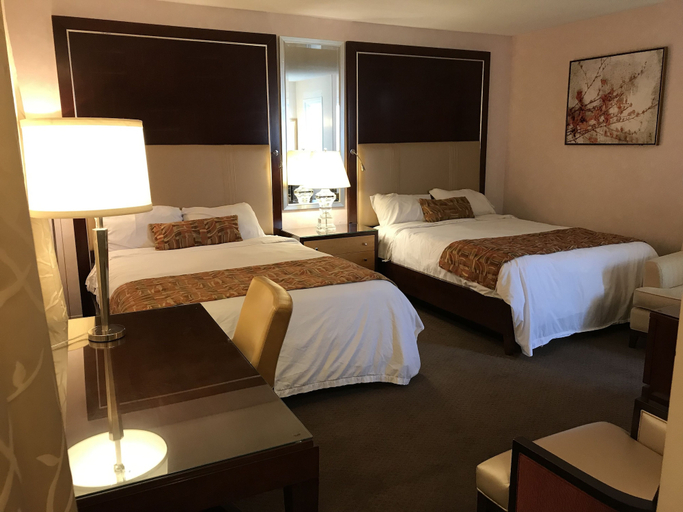 Bedroom 5, Cardinal Court Motel, Elgin