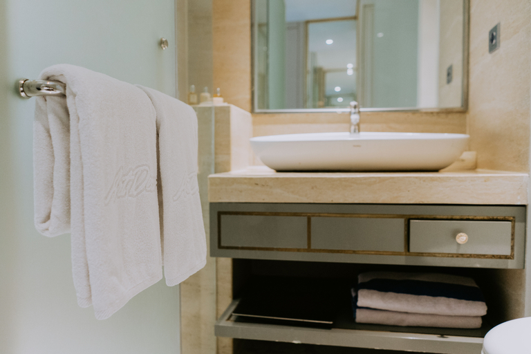 Bathroom 18