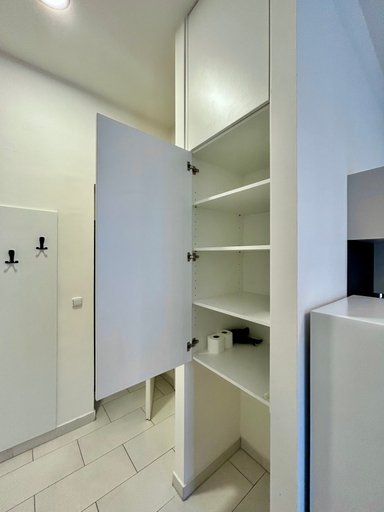 Others 5, Figaro Suites, Praha 5
