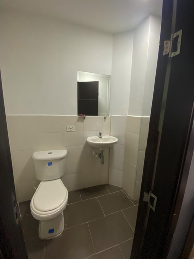 Bathroom 3, Hotel America 52, Rionegro