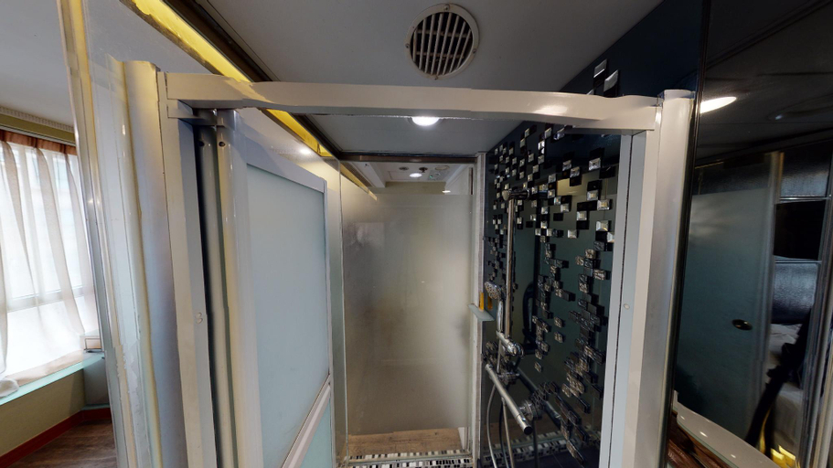 Bathroom 7