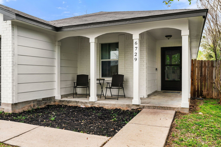 Exterior & Views 2, Solace in South Austin - Game Room, Travis