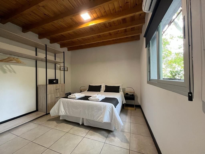 Bedroom 3, Ayres home, Capital