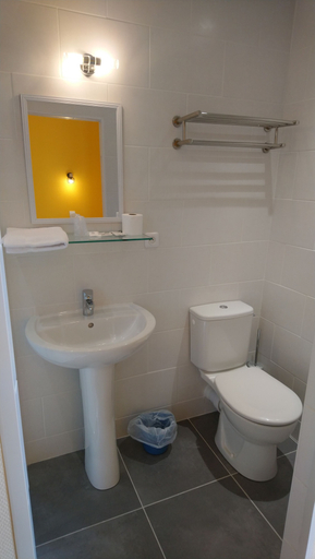 Bathroom 5, Hôtel de Paris, Gironde