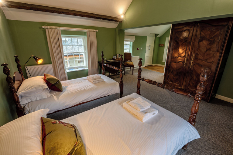 Bedroom 2, Queen's Head Askham, Cumbria