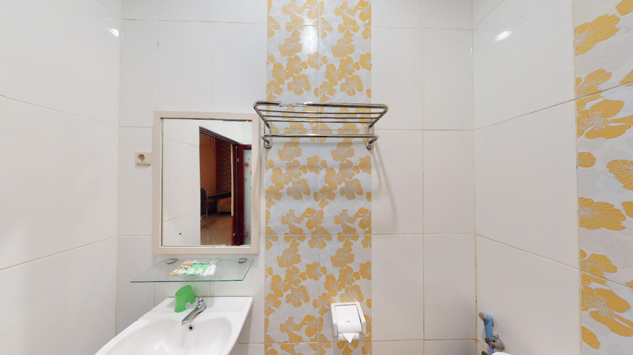 Bathroom 8