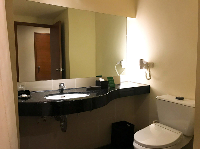 Bathroom 4