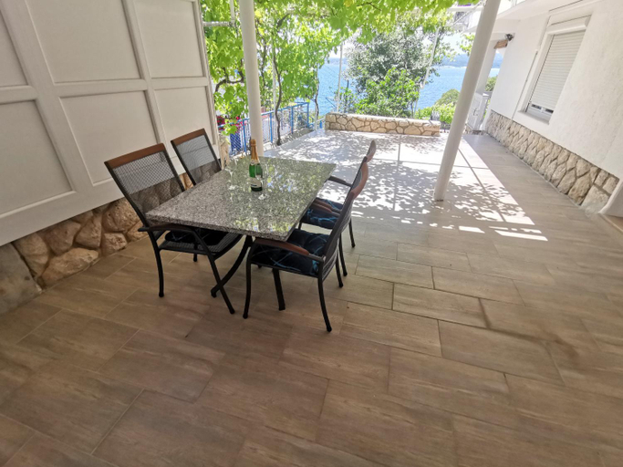 Others 5, NIKO Apartments 70m from the beach, Crikvenica