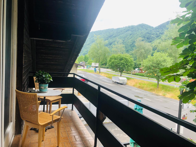 Others 2, Holmes Cafe & Pension, Schärding