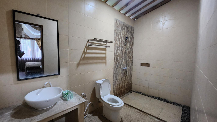 Bathroom 4