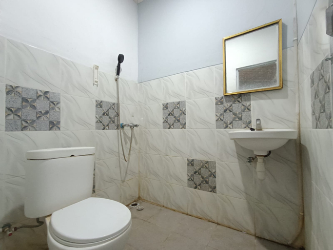 Bathroom 4