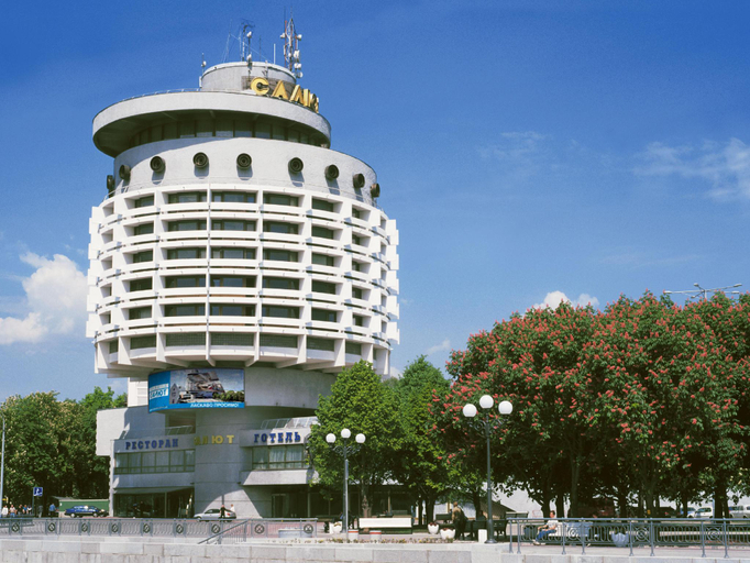 Others 5, Hotel Salute, Pechers'kyi