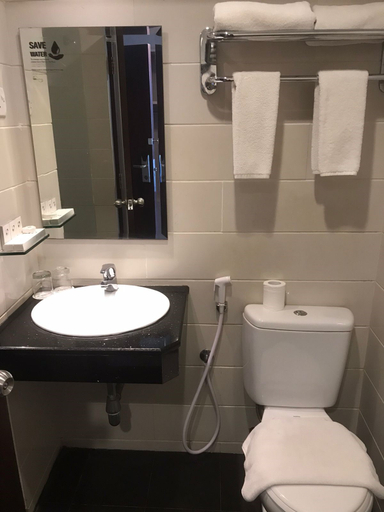 Bathroom 16