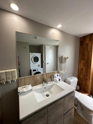 Bathroom 5, Highpoint International Hotel, Gladstone
