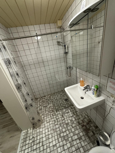 Bathroom 5, Kleines Doppelzimmer Raum 1, Mettmann