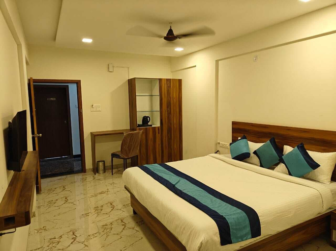 Bedroom 5, Hotel Iris Executive, Pune
