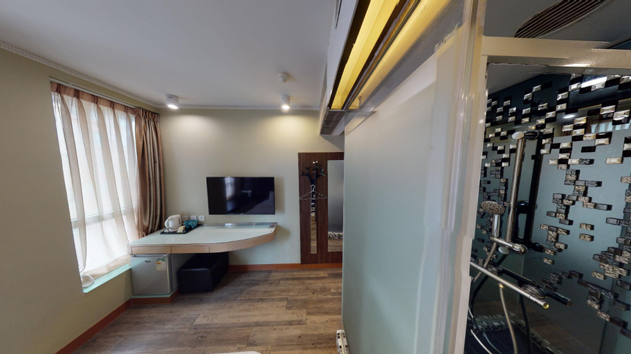 Bathroom 8