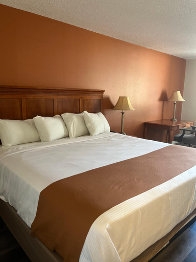 Bedroom 2, Regency Inn & Suites, Anoka