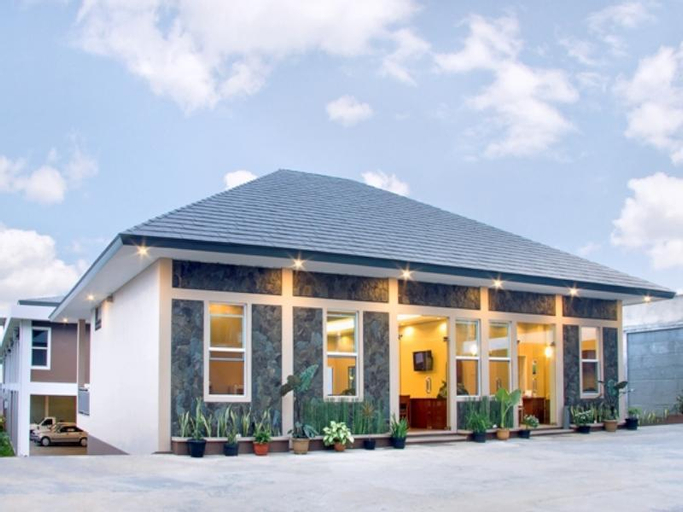 Exterior 16