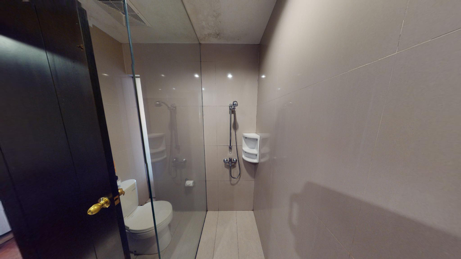 Bathroom 8